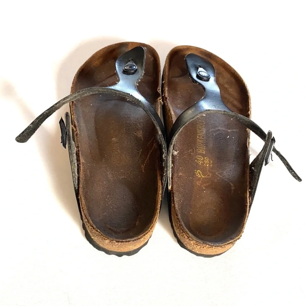 Birkenstock’s black gizeh‎ thong sandal- Birk Size 40